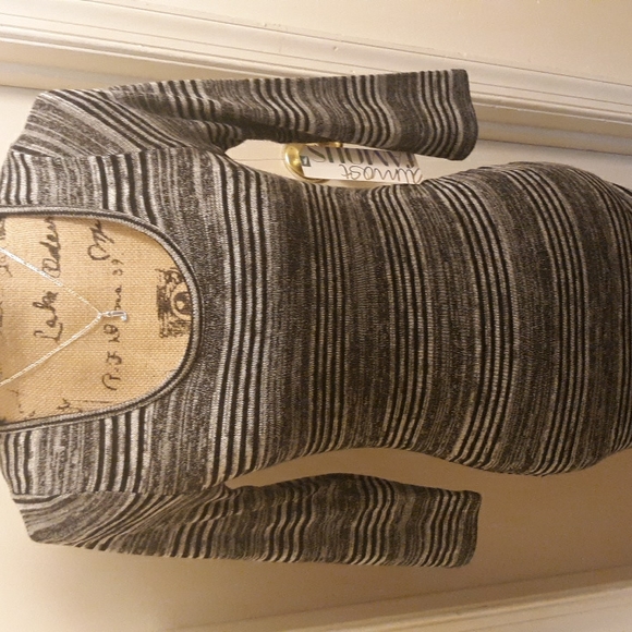 A sweater dress - Picture 6 of 6